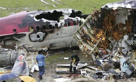 55 Ausländer unter 89 Toten bei Flugzeugunglück in Thailand 55 Ausländer unter 89 Toten bei Flugzeugunglück in Thailand